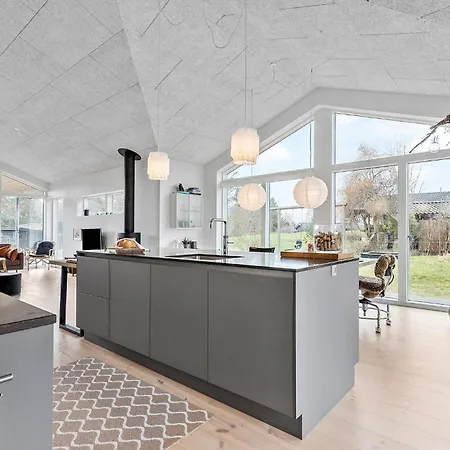 4 Bedroom Cozy In *